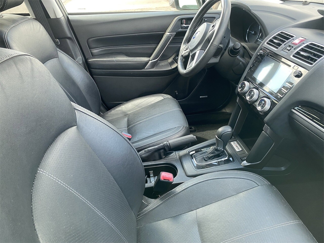 2017 Subaru Forester 2.5i Touring photo 4