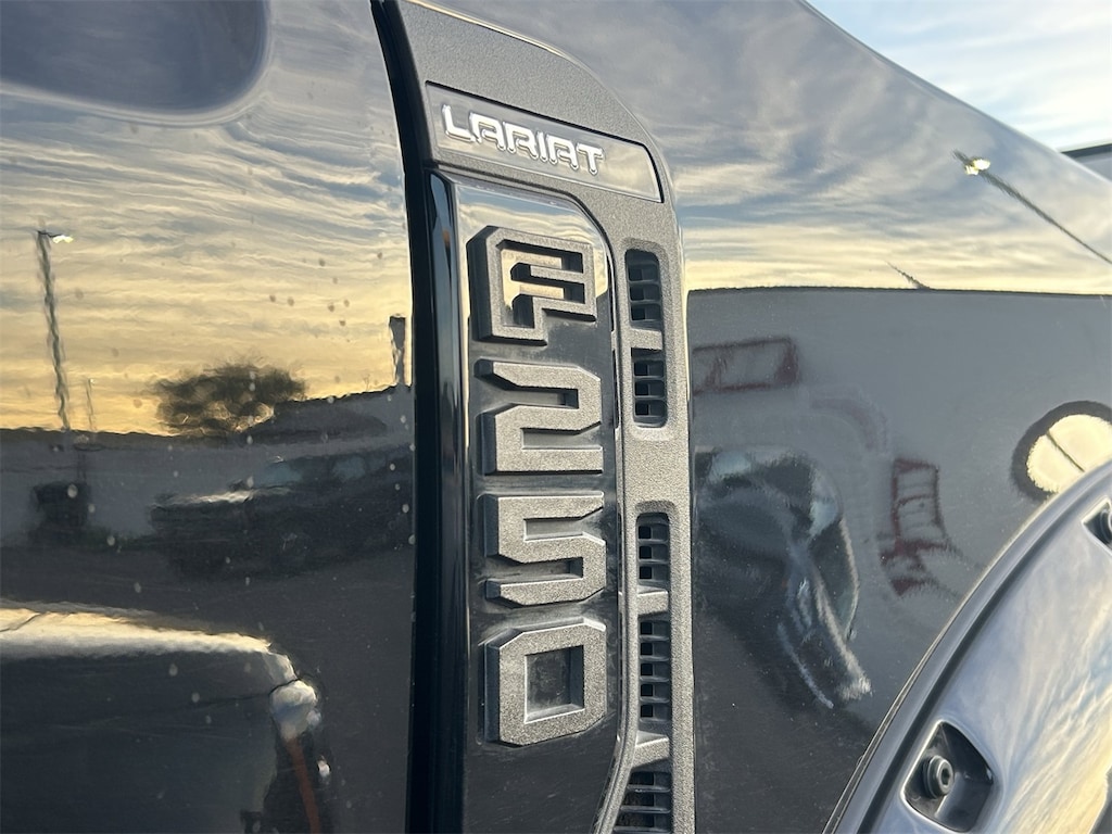 Used 2023 Ford F-250 Lariat Truck Crew Cab