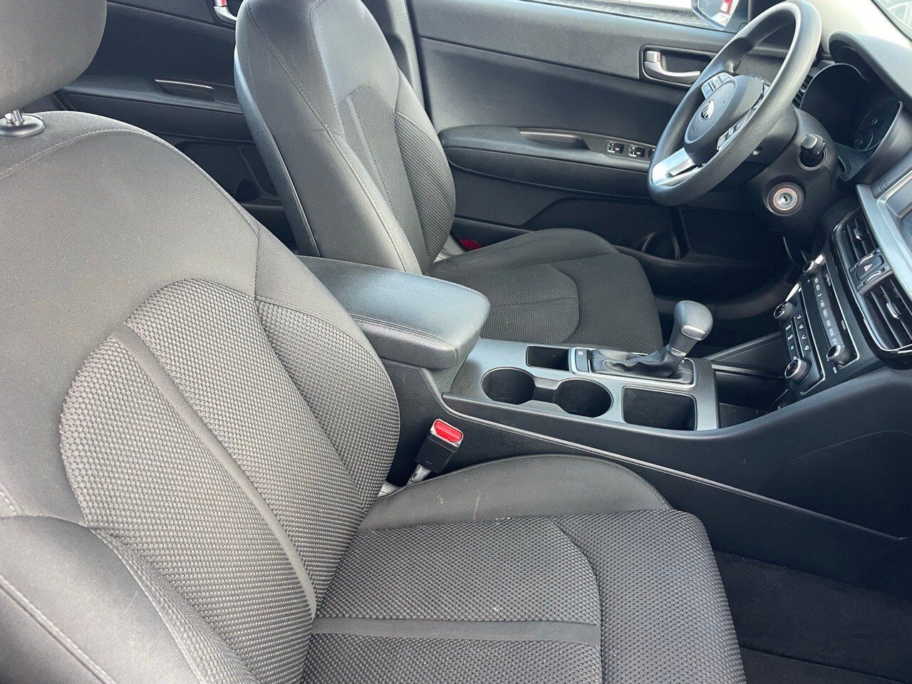 2019 Kia Optima LX photo 4