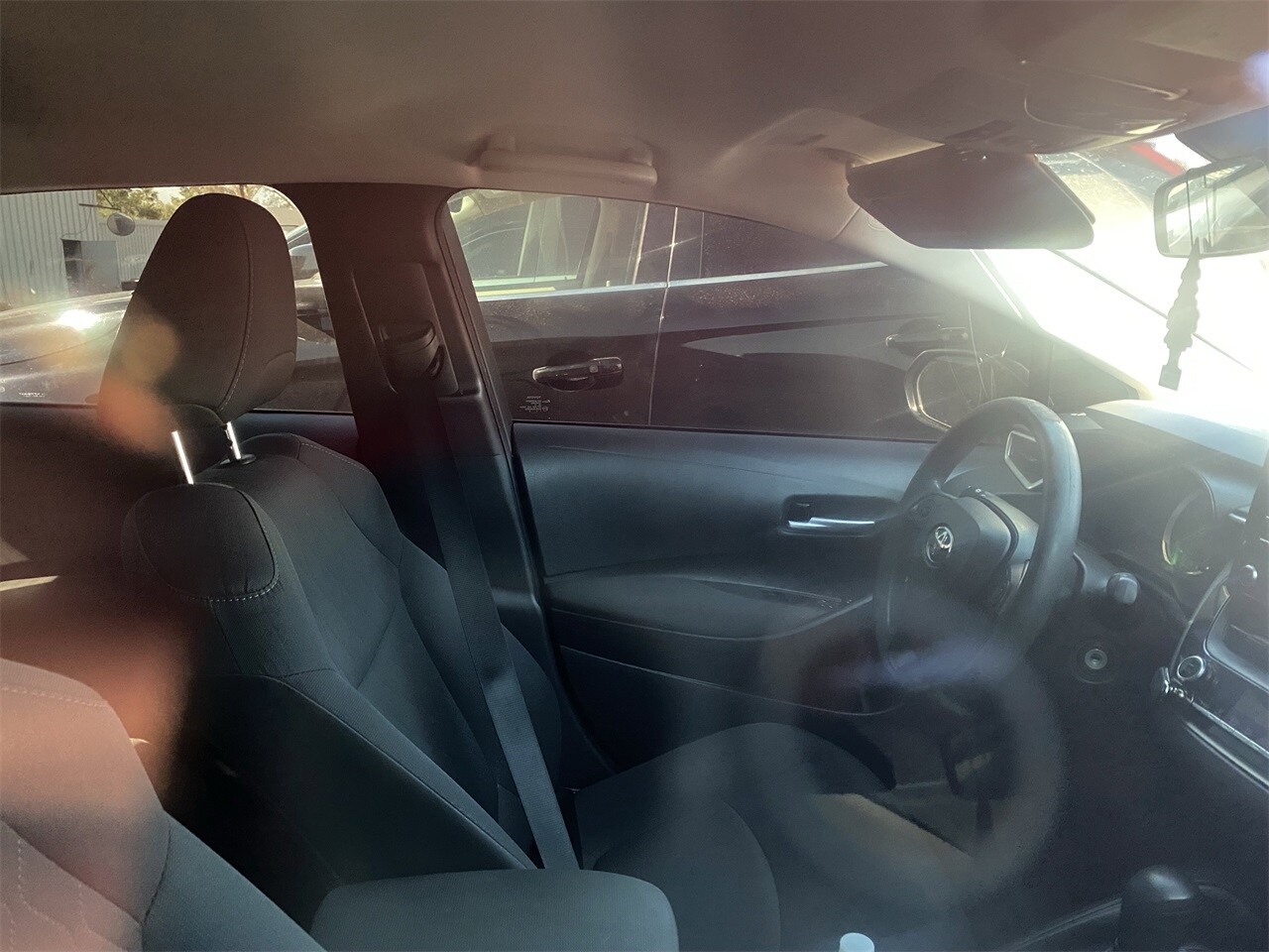 2021 Toyota Corolla LE photo 4