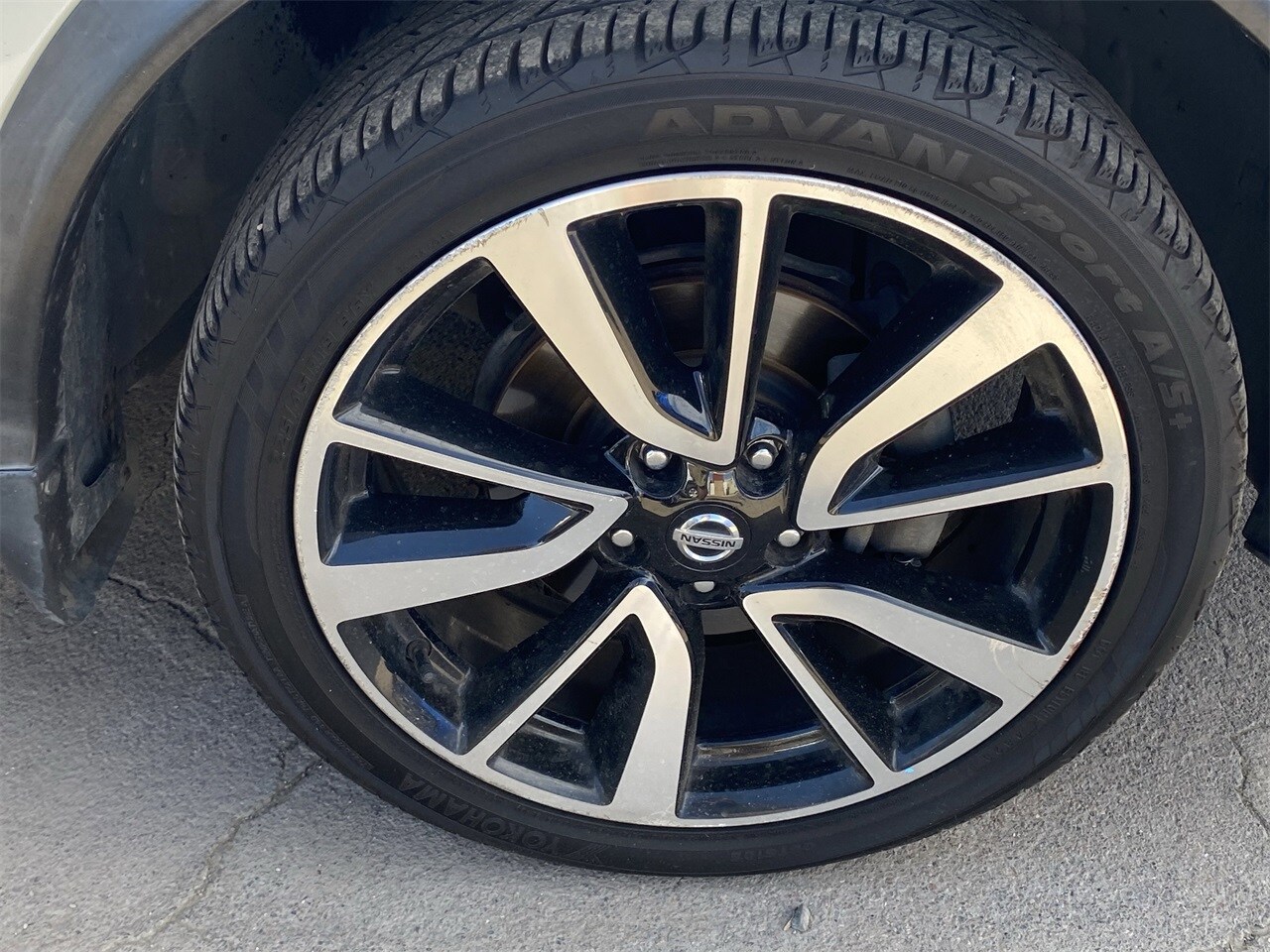 2018 Nissan Rogue Sport SL photo 3