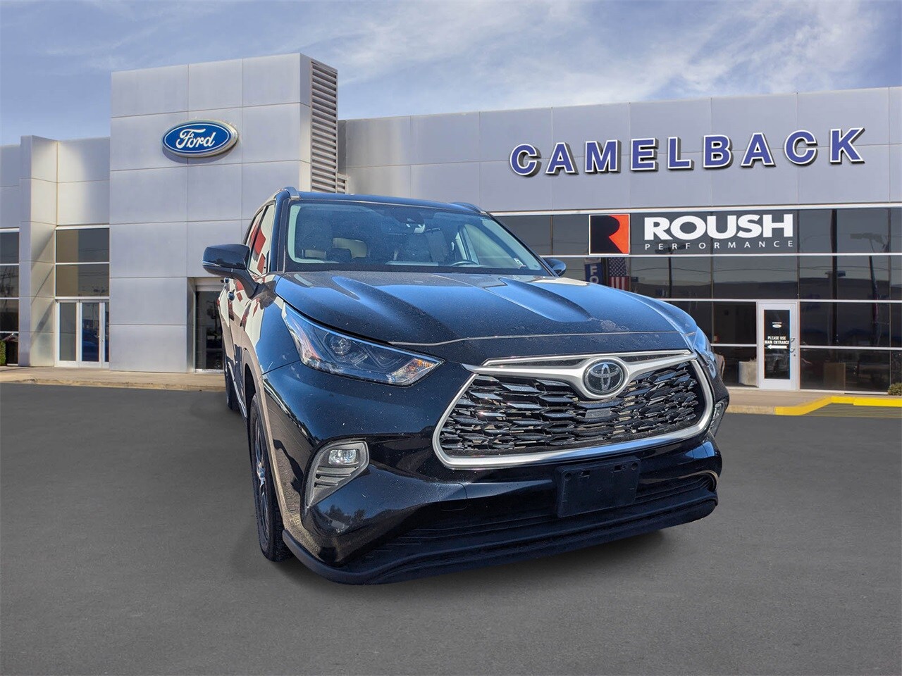2022 Toyota Highlander XLE photo 2