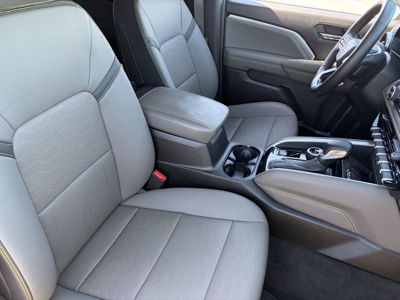 2026 Chevrolet Colorado ZR2 - Photo 11