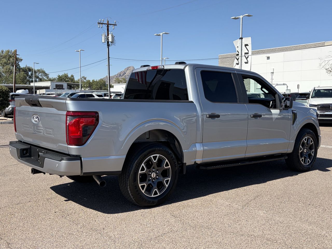 View vehicle photo 6