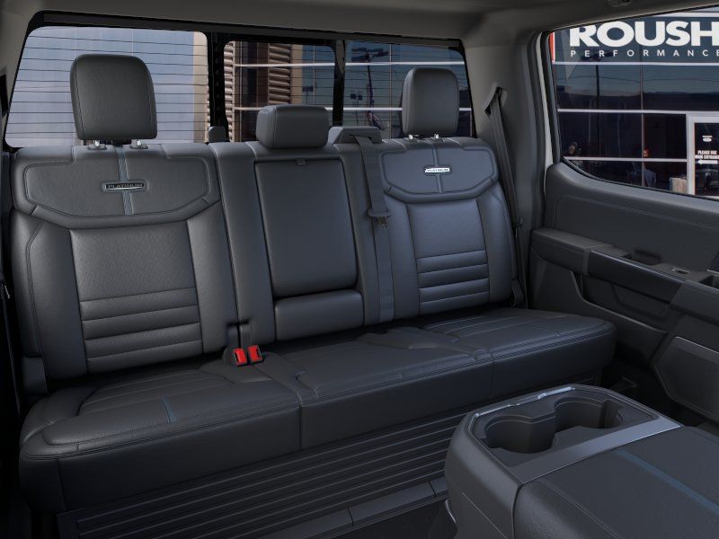 2026 Ford F-350 Super Duty Platinum - Photo 11