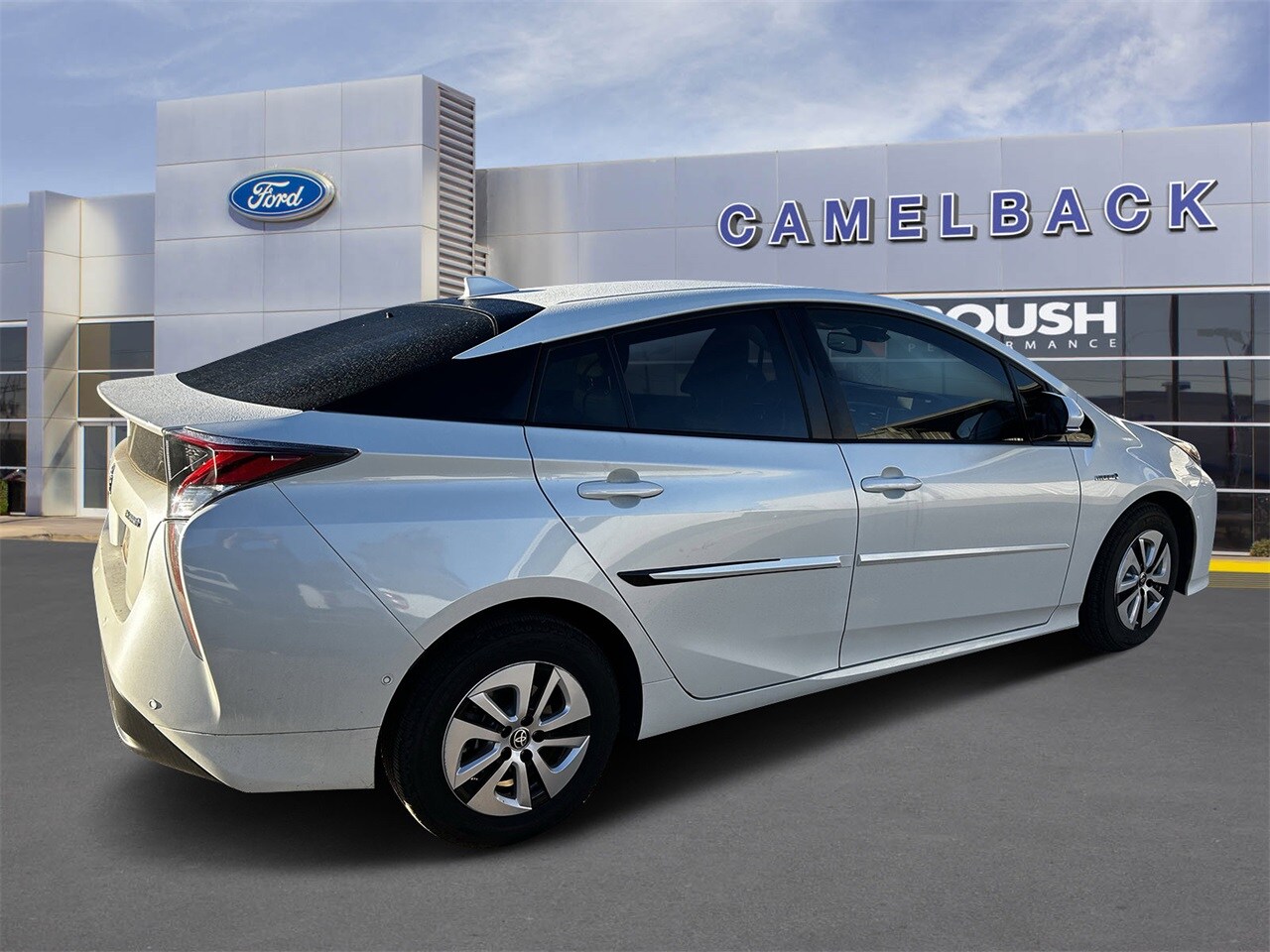 2016 Toyota Prius Four photo 2