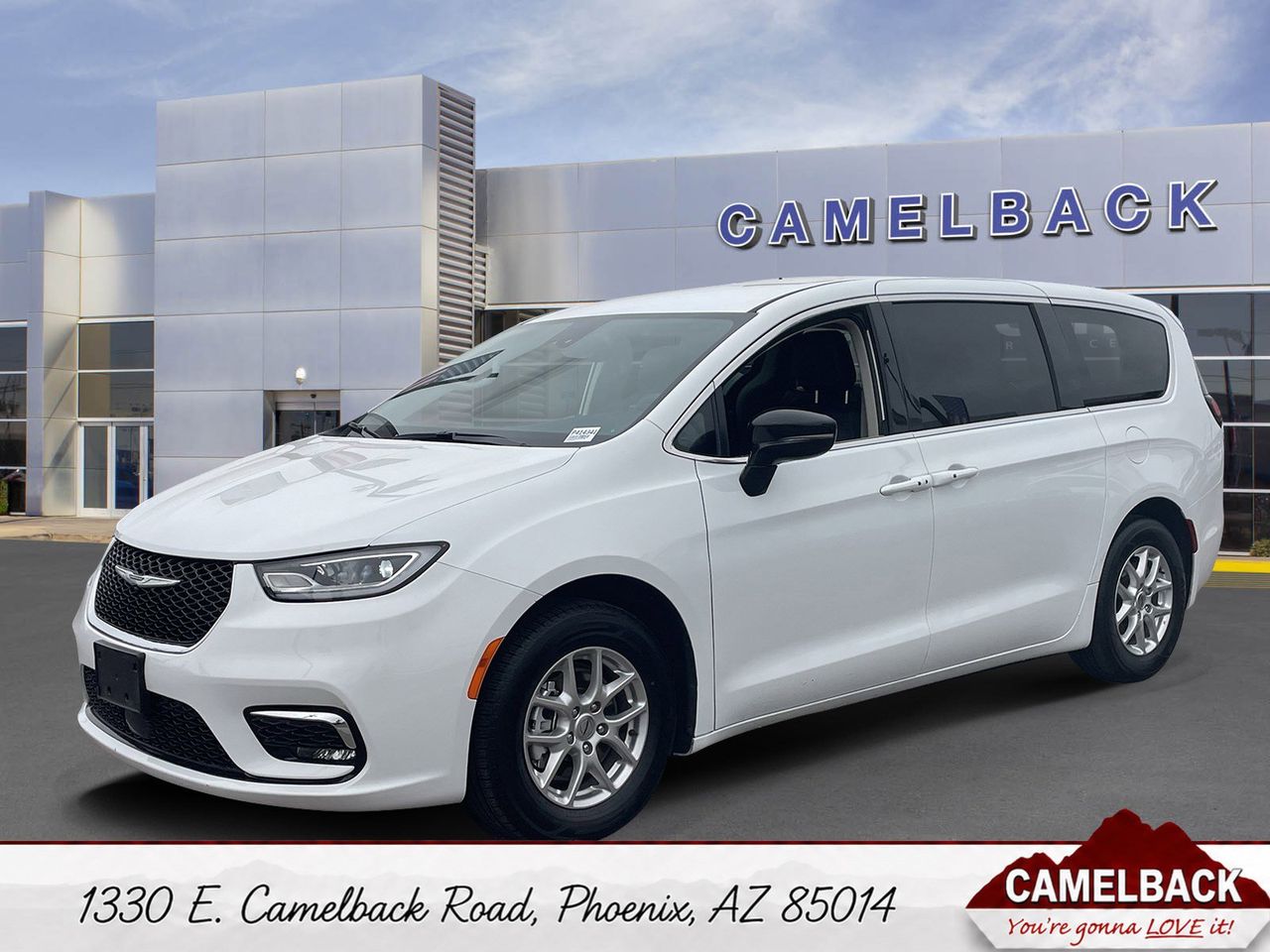 2024 Chrysler Pacifica Touring L's photo