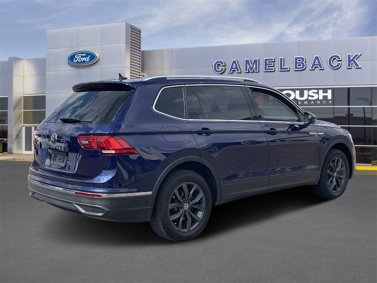 2022 Volkswagen Tiguan SE photo 3