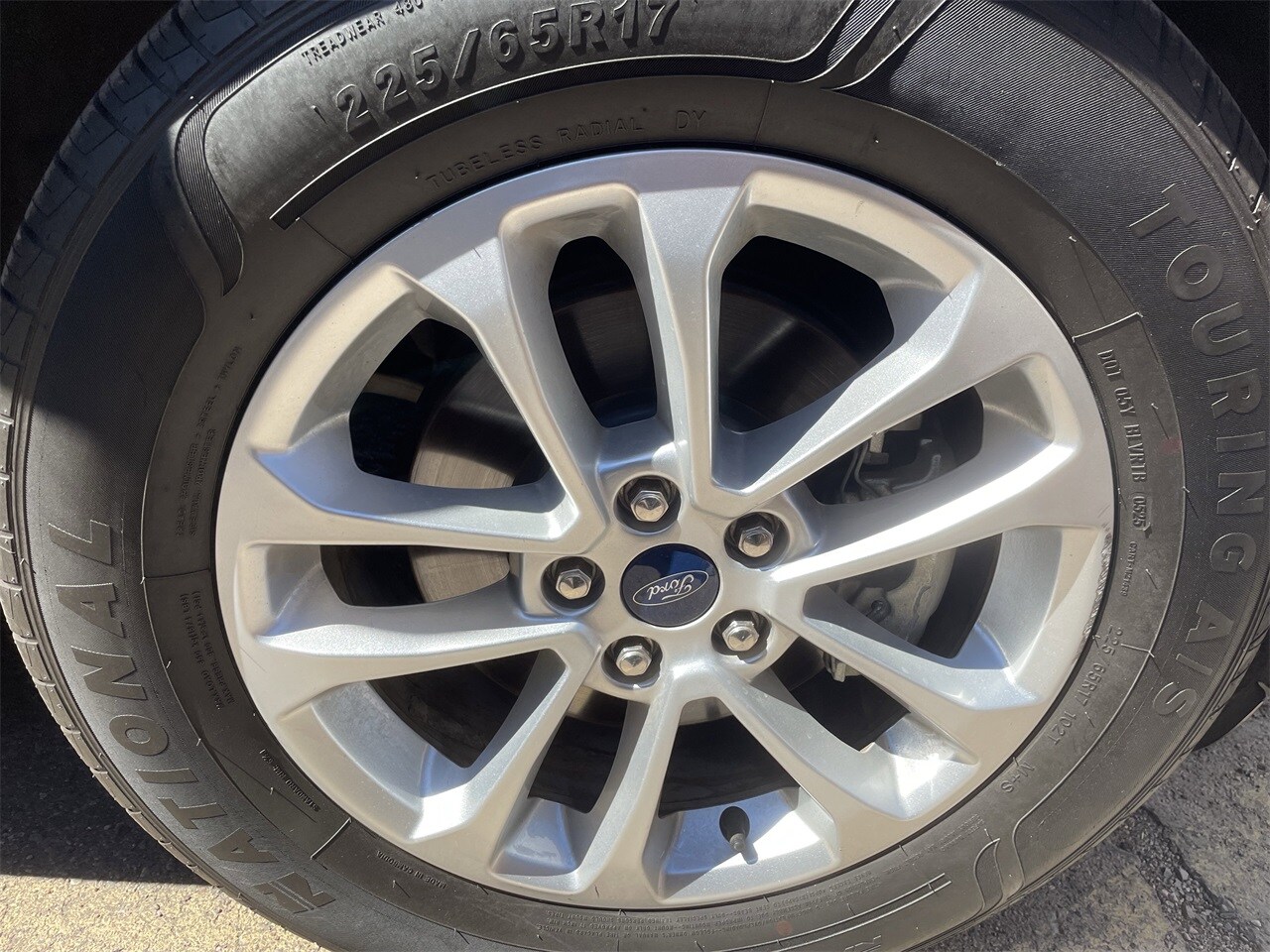 2022 Ford Escape Hybrid SE photo 3