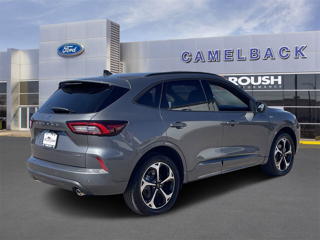 2024 Ford Escape ST-Line Elite photo 3