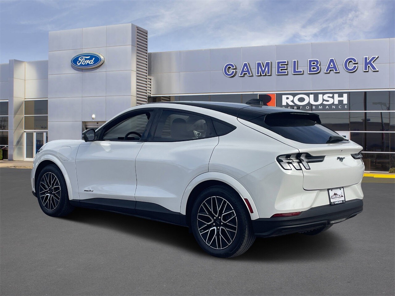 2025 Ford Mustang Mach-E Premium photo 2