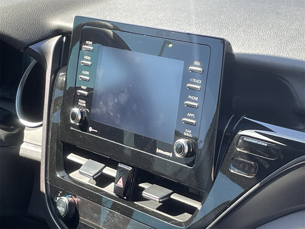2023 Toyota Camry LE photo 3