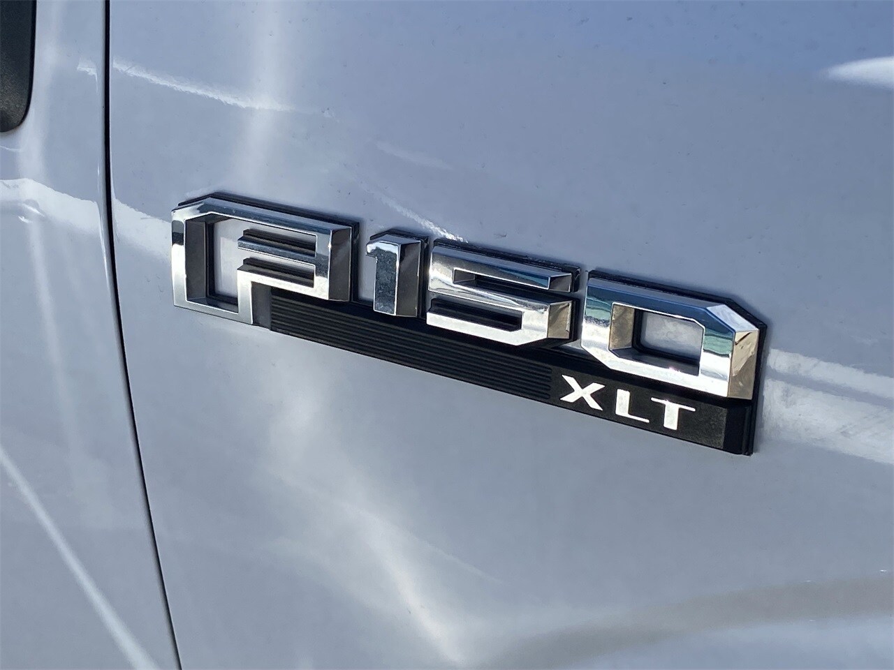 2020 Ford F-150 XLT photo 2