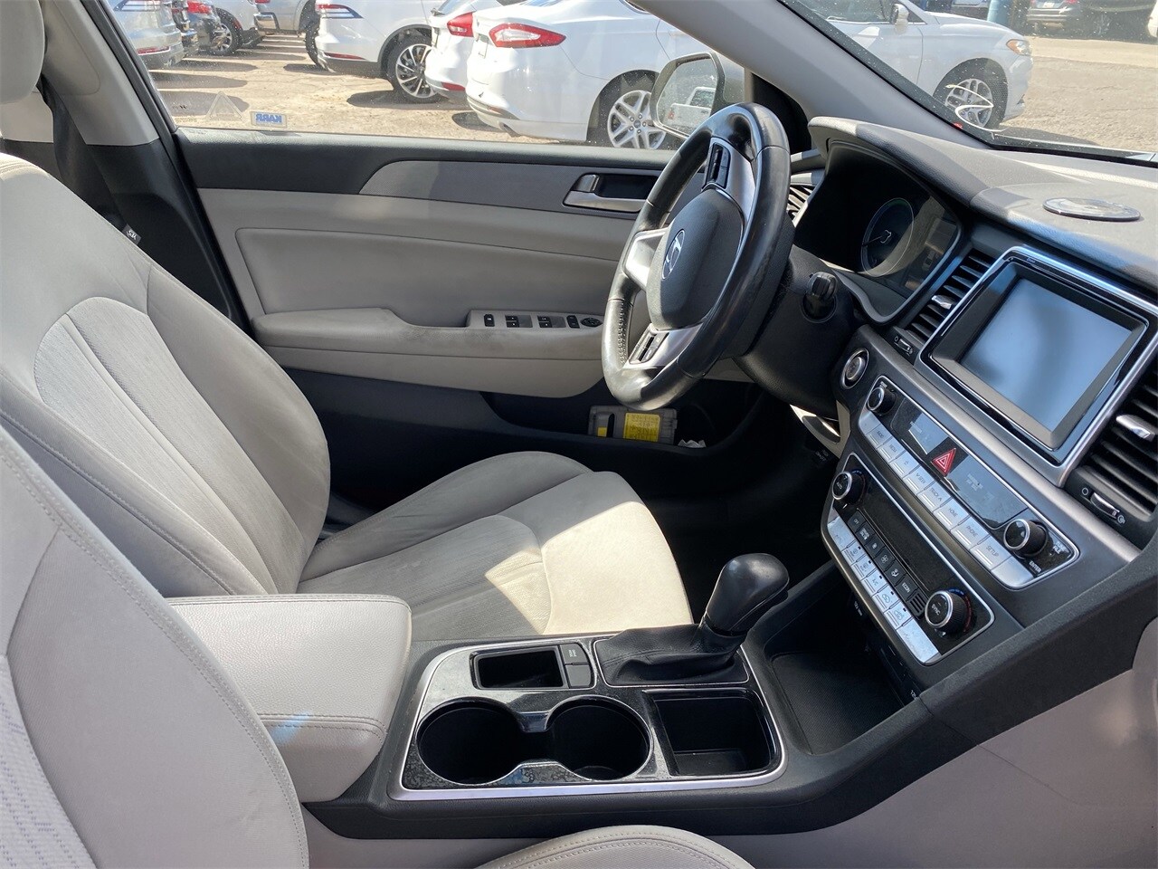 2018 Hyundai Sonata Hybrid SE photo 4