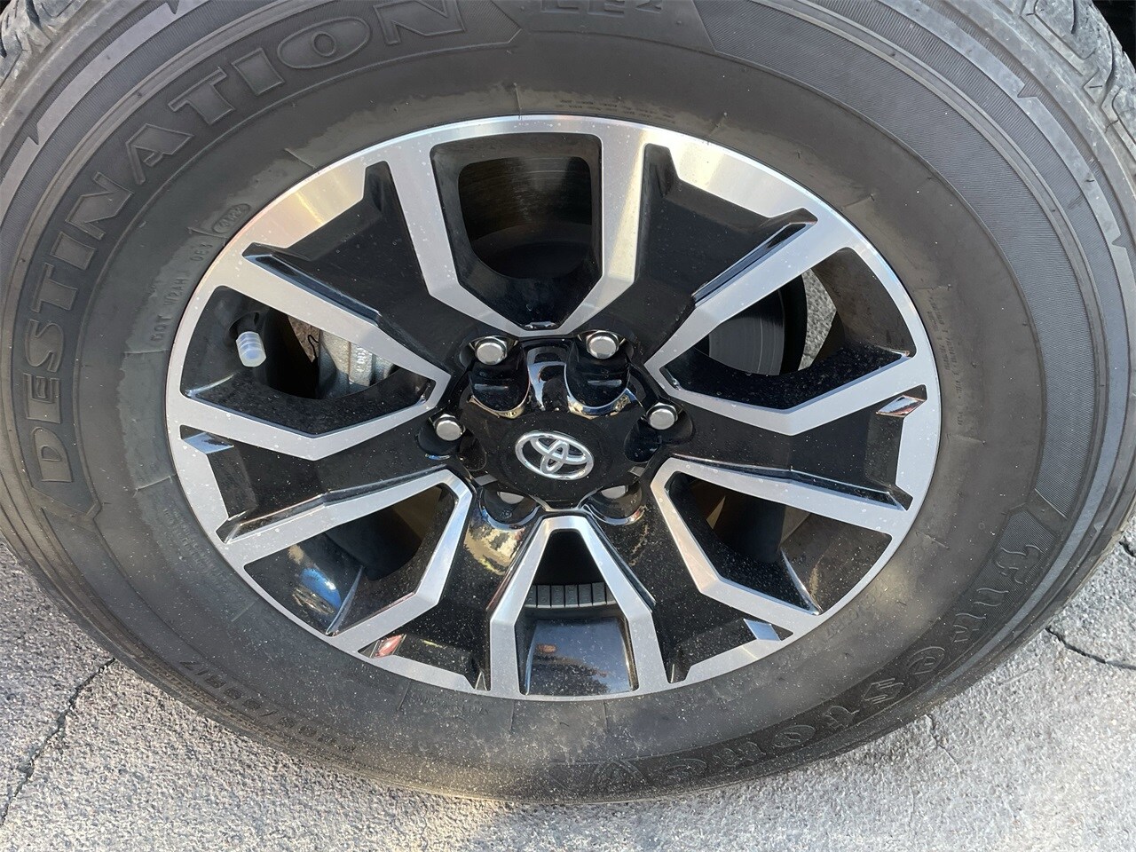 2023 Toyota Tacoma TRD Sport Double Cab photo 2