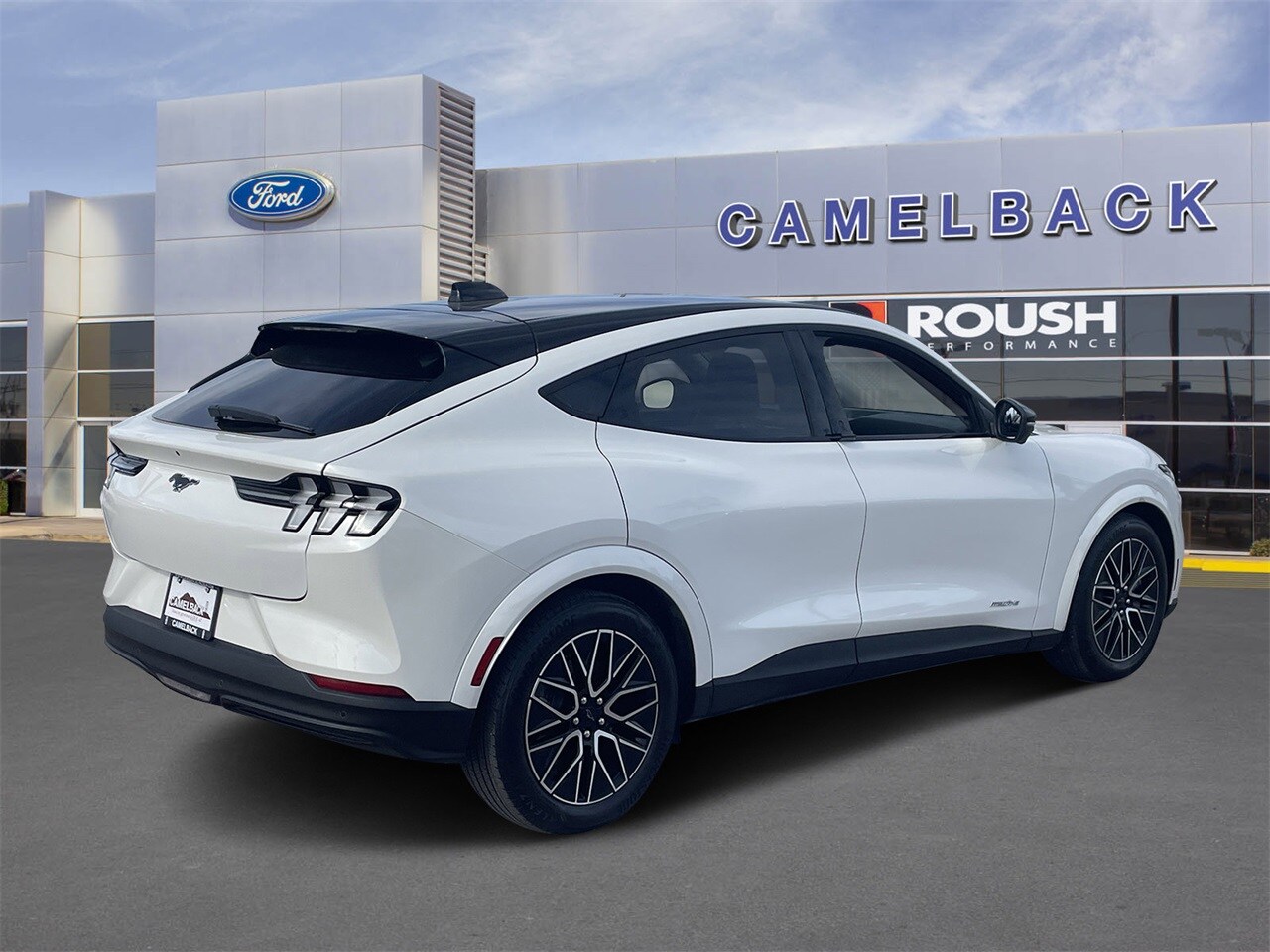 2025 Ford Mustang Mach-E Premium photo 4