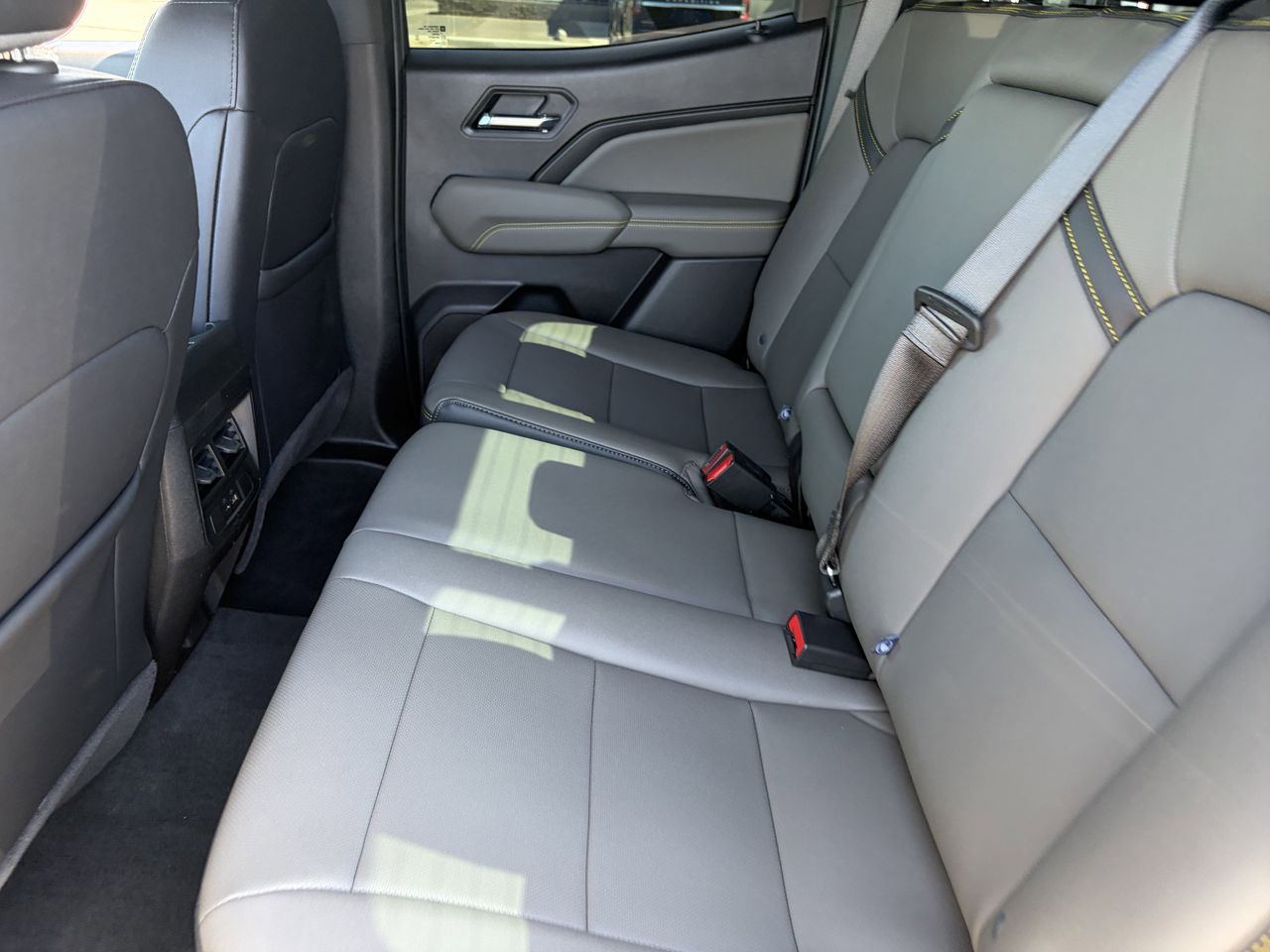 2026 Chevrolet Colorado ZR2 - Photo 14