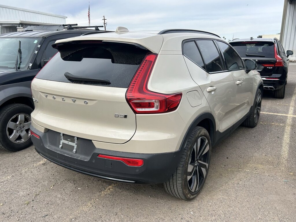 Used 2025 Volvo XC40 B5 Plus Dark Theme SUV