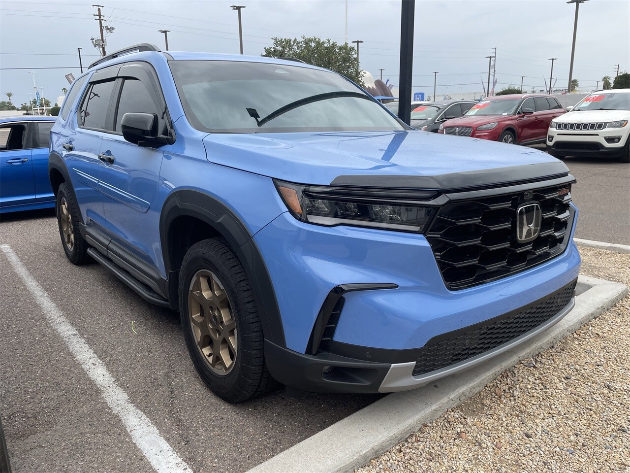2024 Honda Pilot TrailSport photo 2
