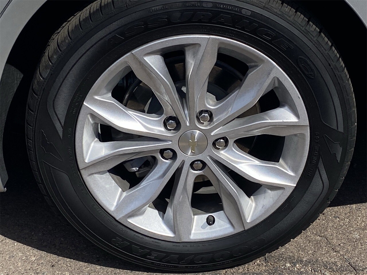 2020 Chevrolet Malibu 1LT photo 2