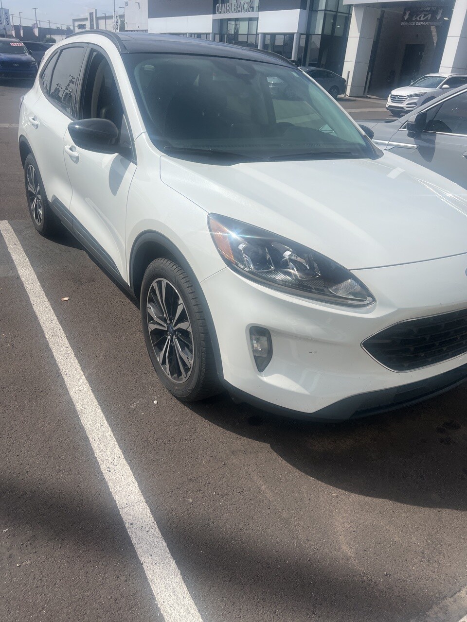 2022 Ford Escape SEL photo 3