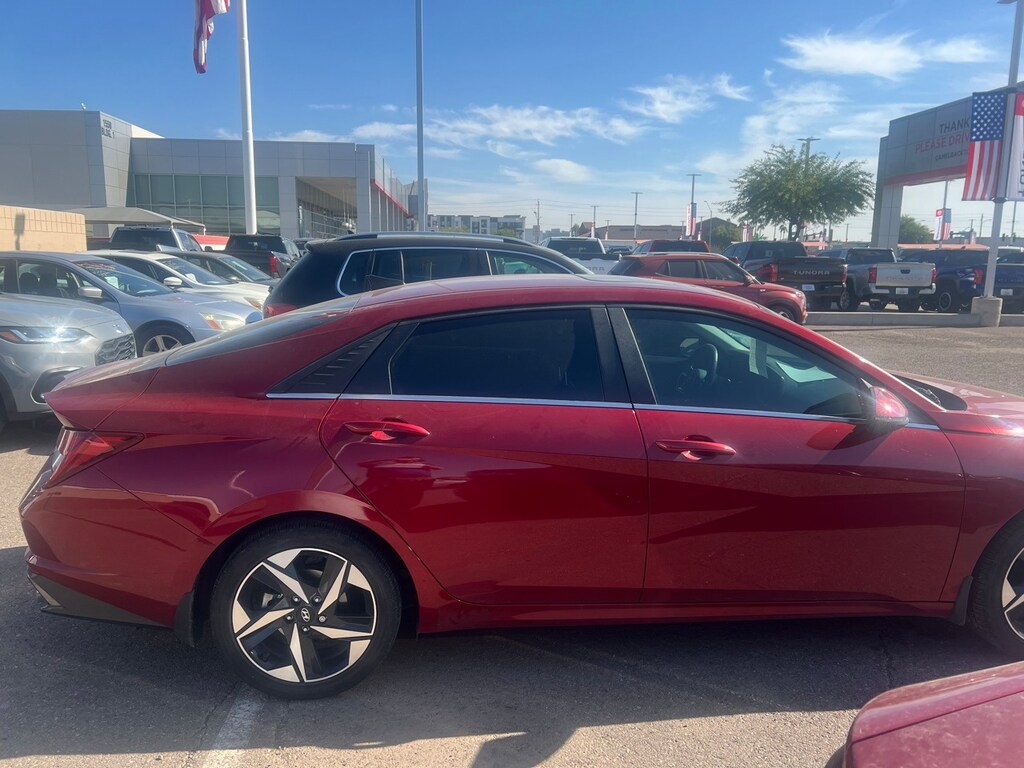Used 2023 Hyundai Elantra HEV Limi Sedan