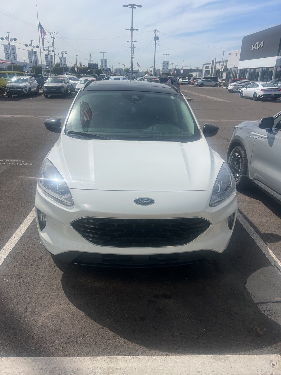 2022 Ford Escape SEL photo 2