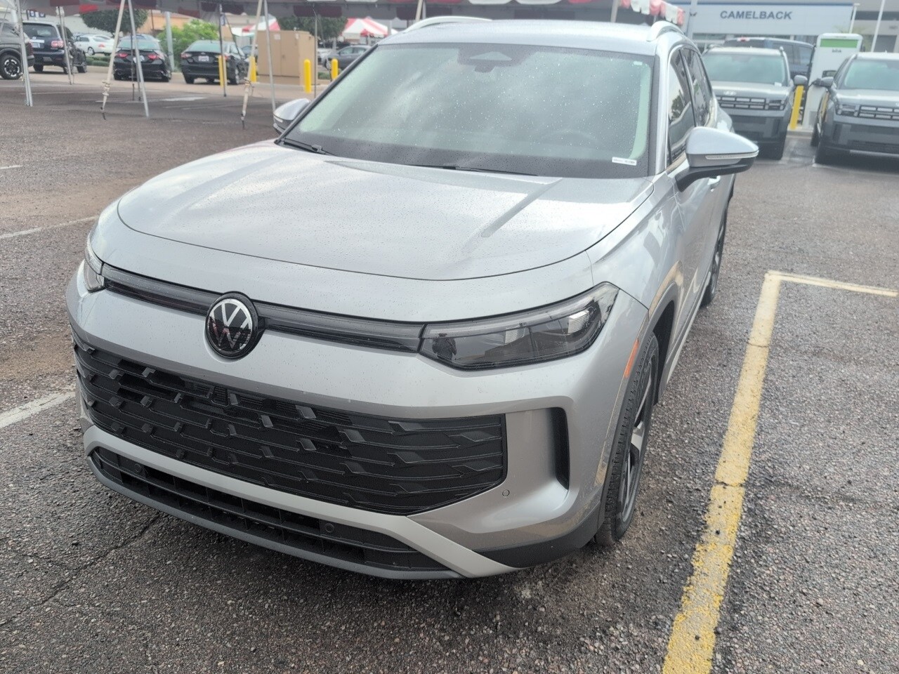 2025 Volkswagen Tiguan SE photo 2