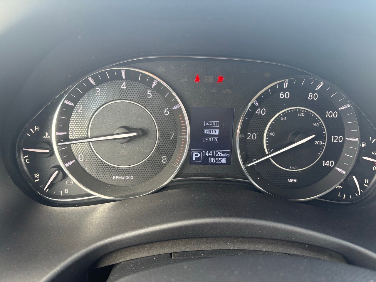 2017 Nissan Armada Platinum photo 4