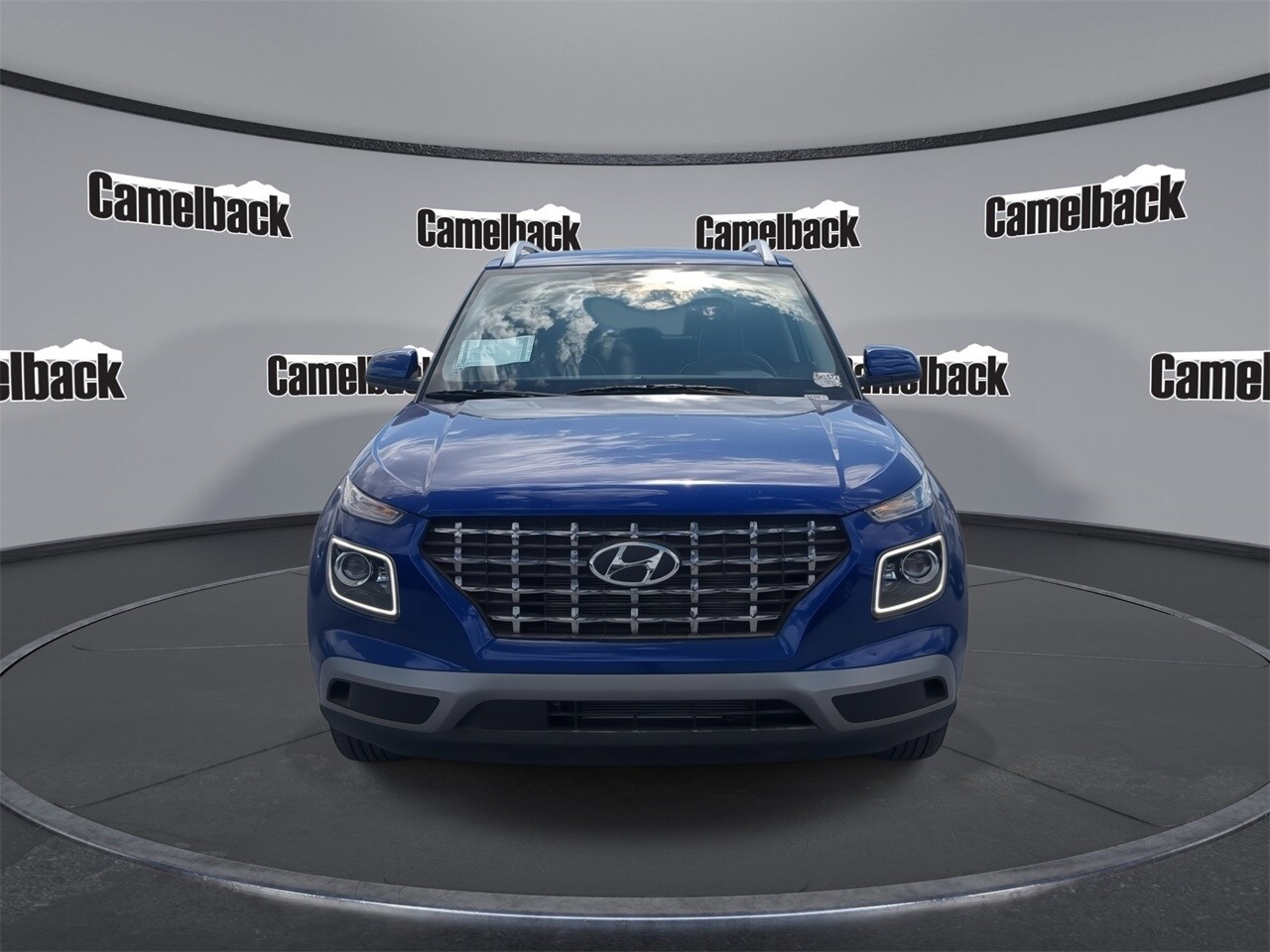 2025 Hyundai Venue Limited photo 2