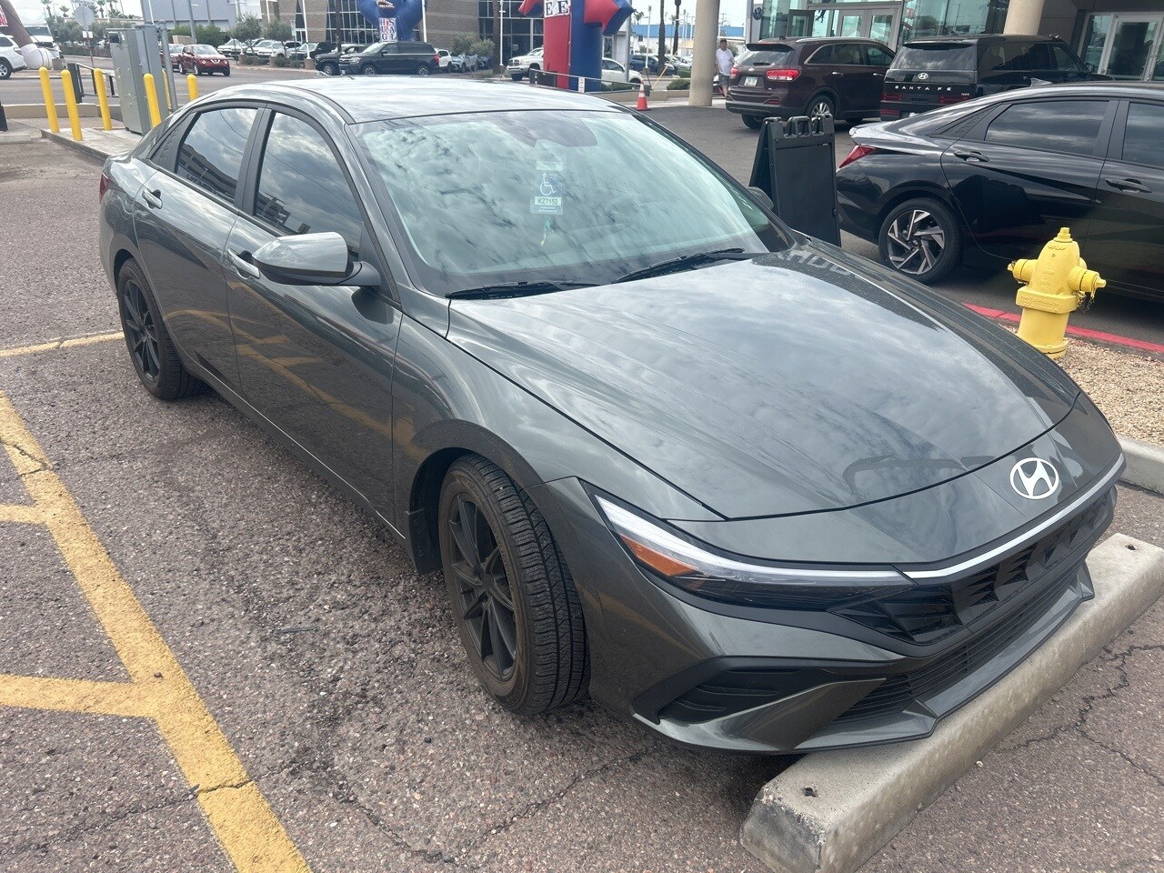2024 Hyundai Elantra SE photo 4