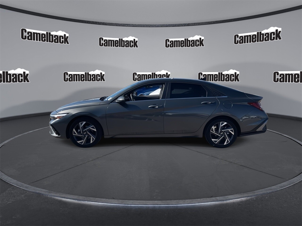 2025 Hyundai Elantra SEL Convenience photo 4