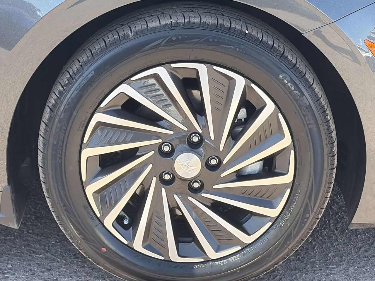 Certified Used 2023  Hyundai SEL image 9