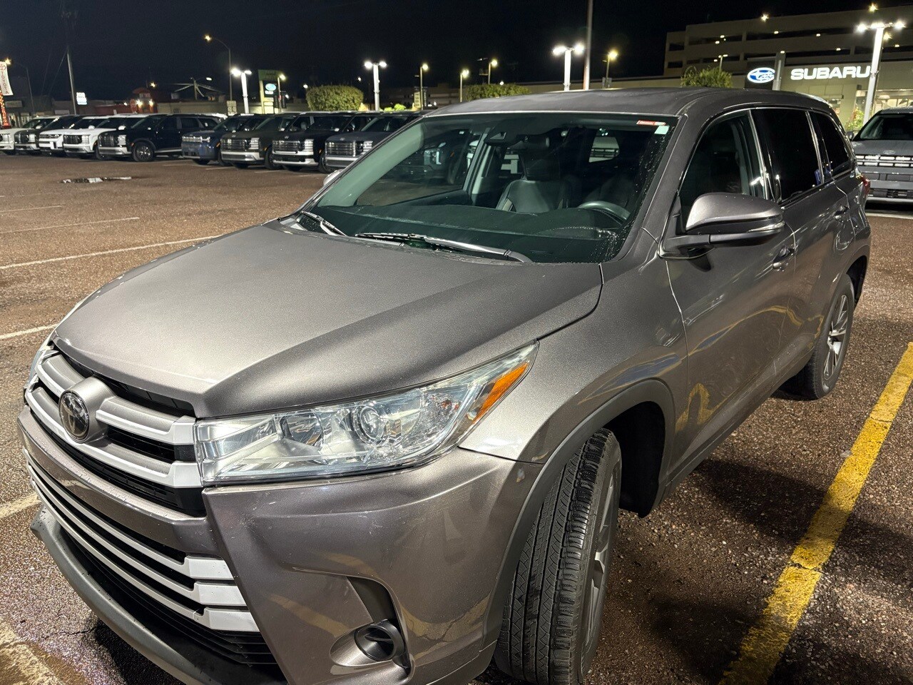 2019 Toyota Highlander LE photo 4