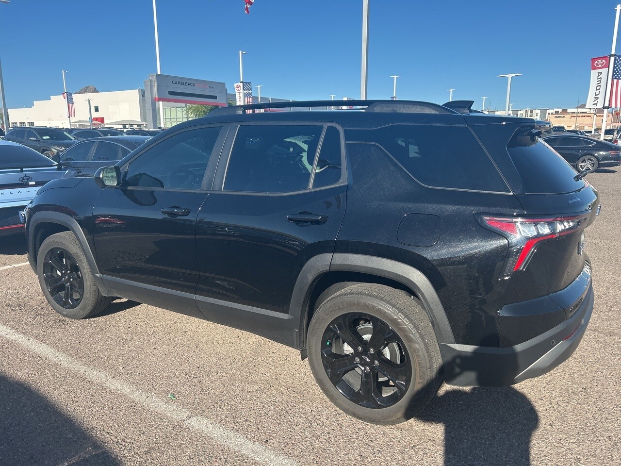 2025 Chevrolet Equinox LS photo 2