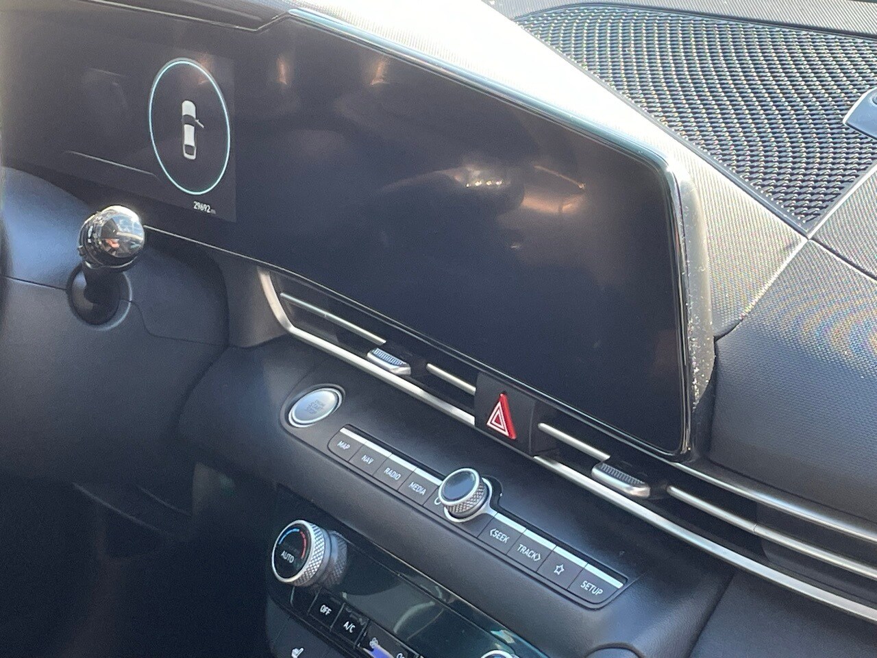 2023 Hyundai Elantra SEL photo 2