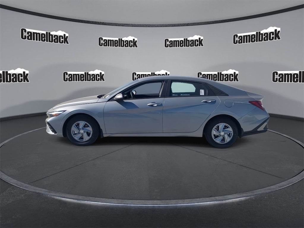 New 2025 Hyundai Elantra SE Sedan