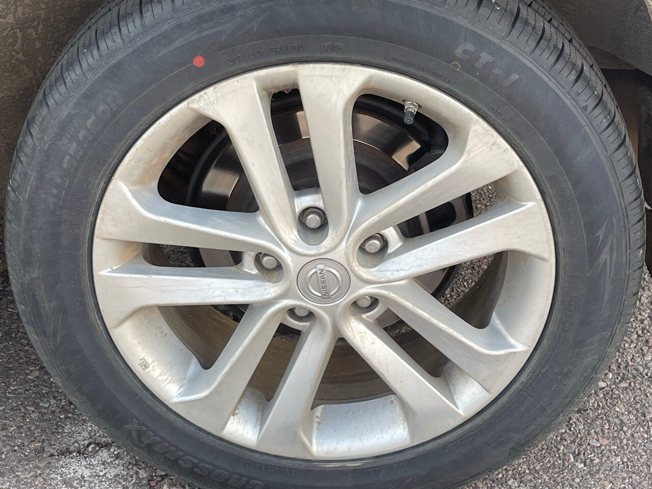 2011 Nissan Juke S photo 3