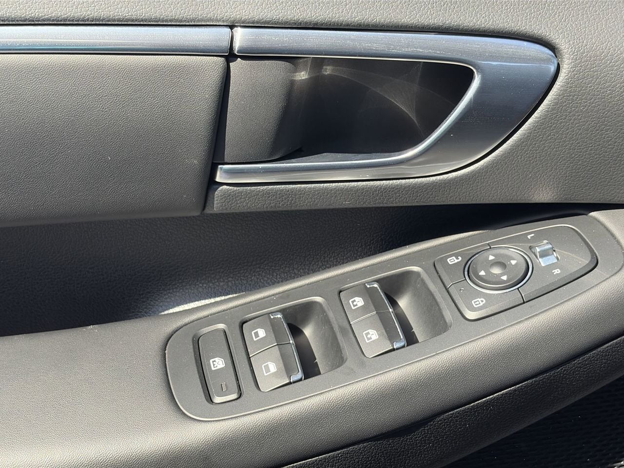 Certified Used 2023  Hyundai SEL image 20