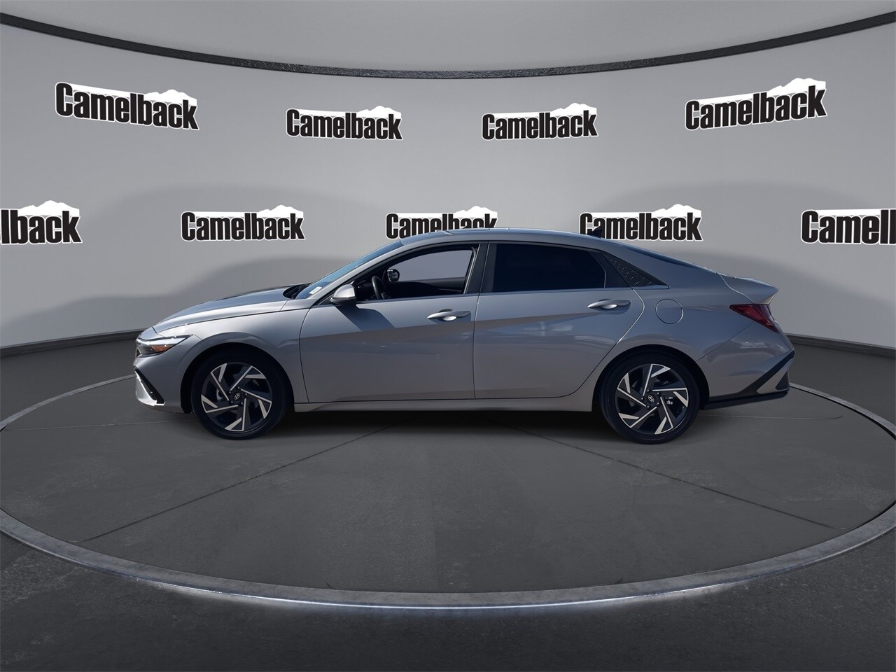 2025 Hyundai Elantra Hybrid photo 4