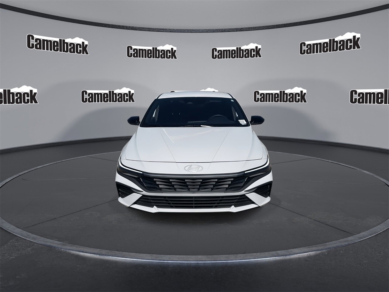 2025 Hyundai Elantra SEL Sport photo 2