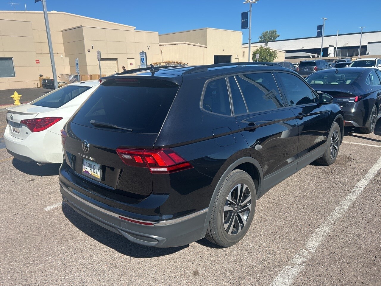 2023 Volkswagen Tiguan S photo 2