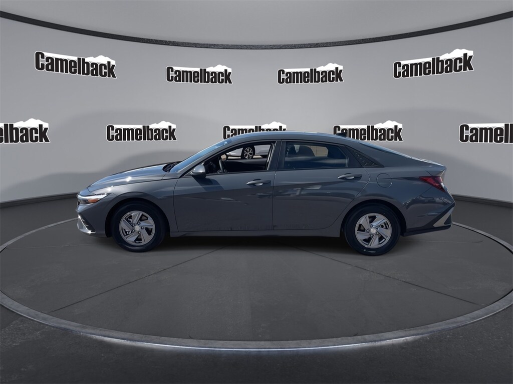 New 2025 Hyundai Elantra SE Sedan