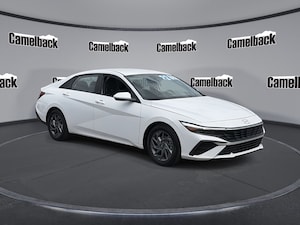 2024 Hyundai Elantra SEL Sedan