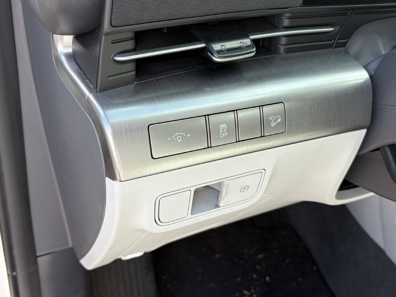 2025 Hyundai Kona SEL Convenience - Photo 9