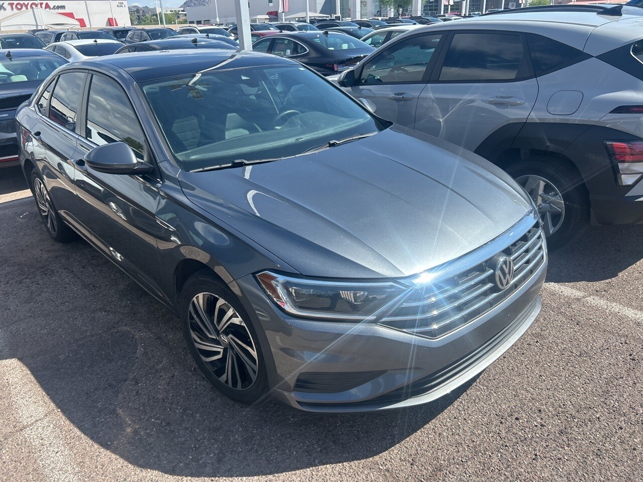 2021 Volkswagen Jetta SEL photo 2