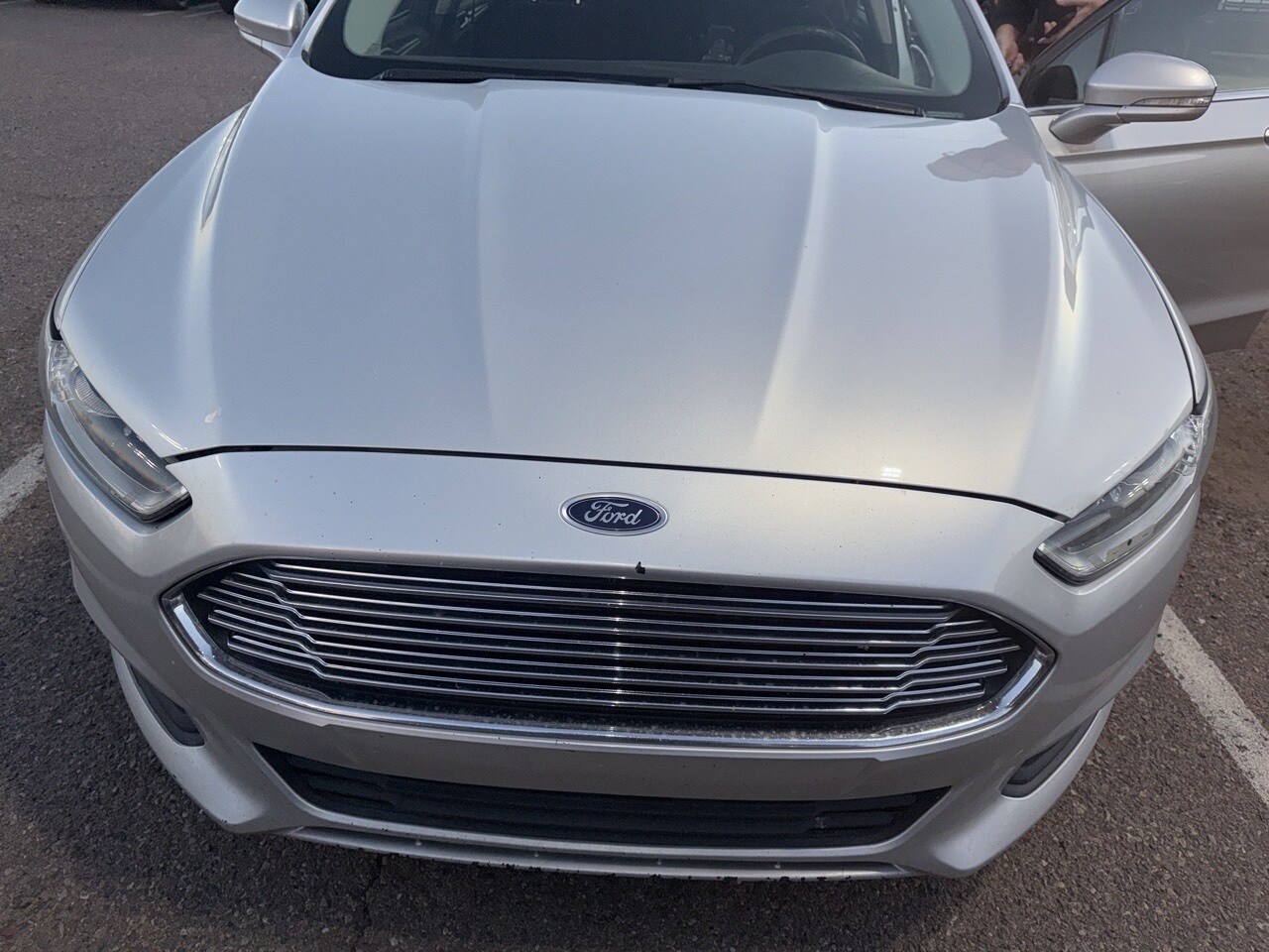 2016 Ford Fusion Hybrid SE photo 2