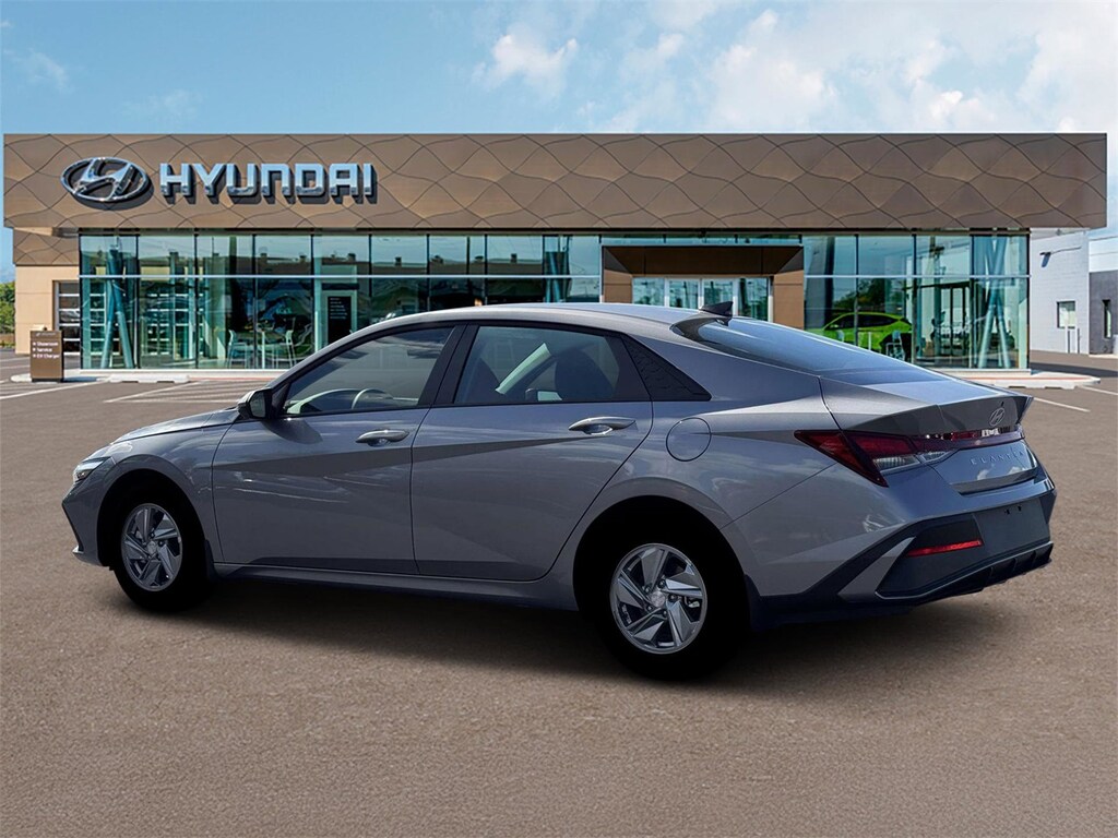 New 2026 Hyundai Elantra SE Sedan