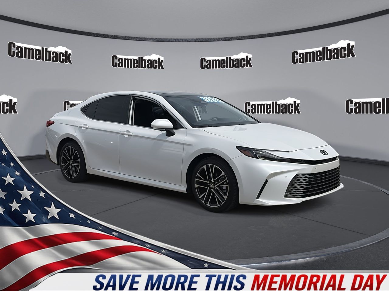 2025 Toyota Camry XLE Hybrid's photo