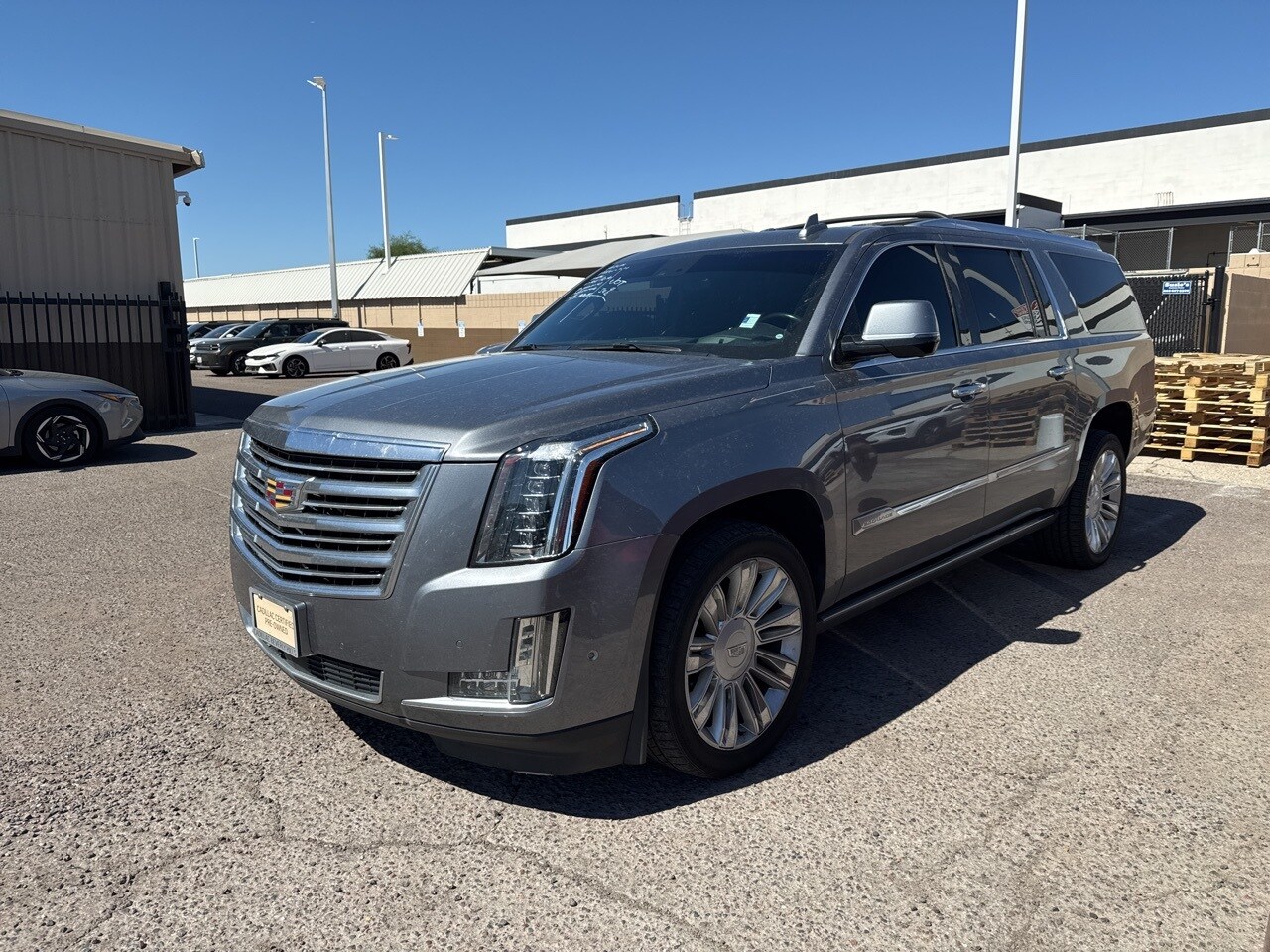 2019 Cadillac Escalade ESV Platinum photo 2